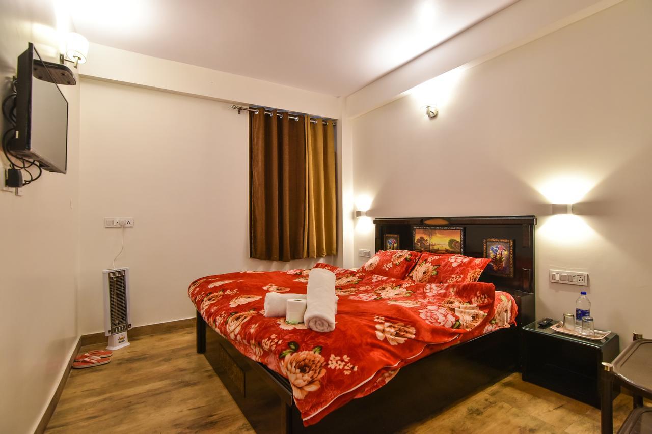 Dhanlaxmi Apartments Шимла Екстериор снимка