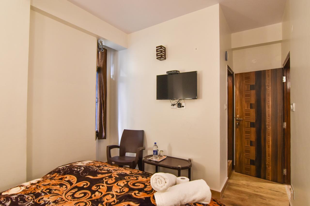 Dhanlaxmi Apartments Шимла Екстериор снимка